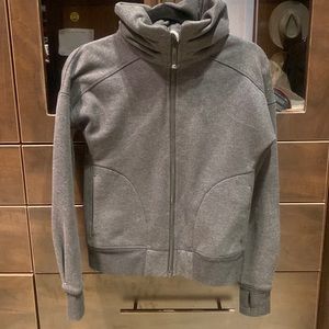Lululemon jacket in dark grey